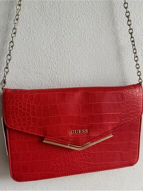 GUESS Red Clutch Type Wallet with

Chain